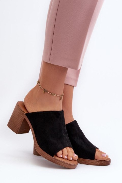 Klapki damskie Model Varnila 24SD98-6763 Black - Step in style Klapki damskie Model Varnila 24SD98-6763 Black - Step in style