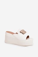 Klapki damskie Model Tanonea 2283 White