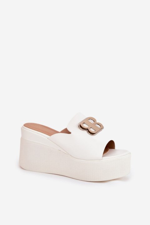Klapki damskie Model Tanonea 2283 White Klapki damskie Model Tanonea 2283 White