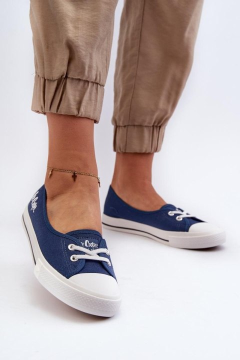 Trampki Model Lee Cooper LCW-23-31-1789L Navy Trampki Model Lee Cooper LCW-23-31-1789L Navy