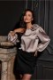 Bluzka damska elegancka Model Evelyn BEJ BLU0194 Light Beige - Roco Fashion