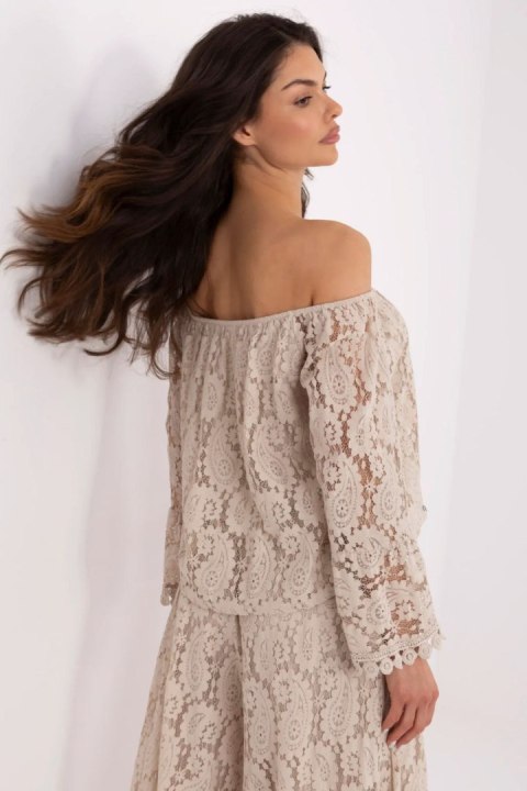 Bluzka damska hiszpanka Model MI-BZ-88500.79 Beige - Italy Moda Bluzka damska hiszpanka Model MI-BZ-88500.79 Beige - Italy Moda
