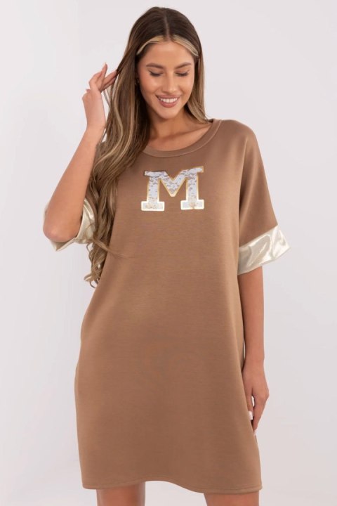 Sukienka Model MI-SK-A6192.52 Light Brown - Italy Moda Sukienka Model MI-SK-A6192.52 Light Brown - Italy Moda