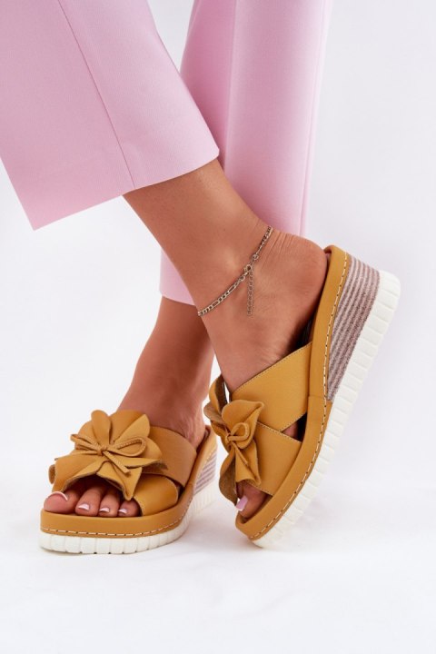 Klapki damskie Model Artiker 52C0504 Yellow Klapki damskie Model Artiker 52C0504 Yellow