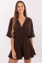 Kombinezon damski muślinowy kopertowy krótki Model MI-KO-129150.93 ciemny brązowy dark brown