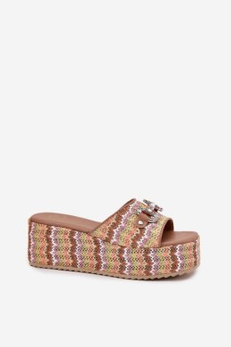 Klapki damskie Model Isolene 55-A08 kolorowe karmelowe multicolor camel