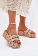 Klapki damskie Model Isolene 55-A08 kolorowe karmelowe multicolor camel