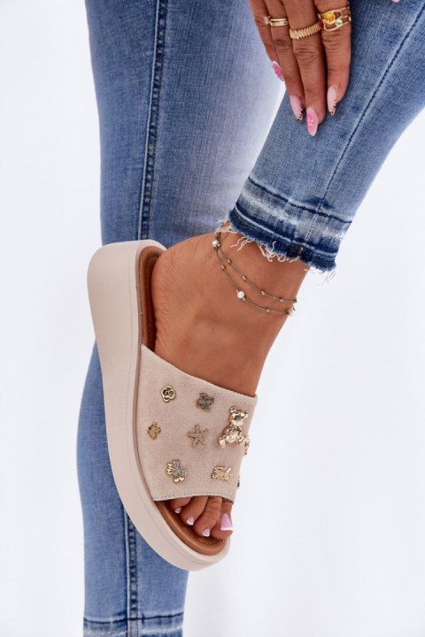 Klapki damskie skórzane Model Vinceza 66741 beżowe beige Klapki damskie skórzane Model Vinceza 66741 beżowe beige