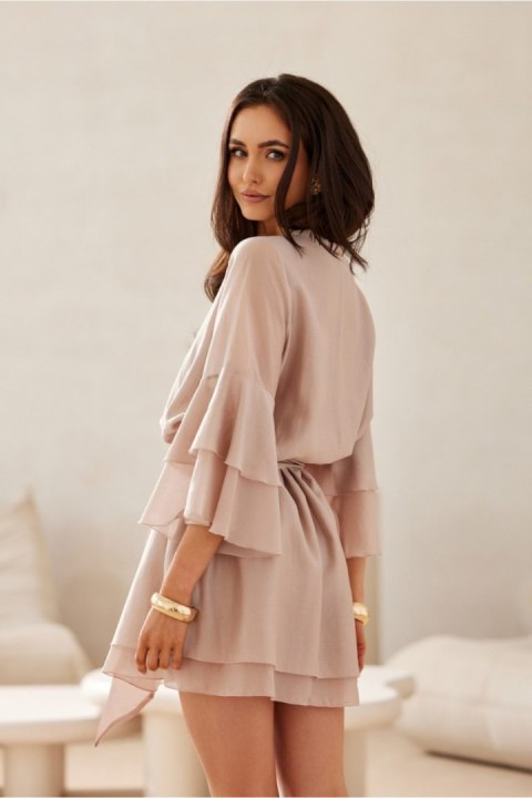 Sukienka damska elegancka trapezowa mini Model Beatrice BEZ SUK0525 beżowa Beige - Roco Fashion Sukienka damska elegancka trapezowa mini Model Beatrice BEZ SUK0525 beżowa Beige - Roco Fashion
