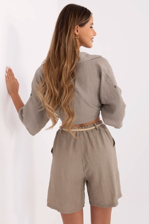 Szorty Damskie Model MI-SN-6620.72P ciemny beżowy dark beige - Italy Moda Szorty Damskie Model MI-SN-6620.72P ciemny beżowy dark beige - Italy Moda
