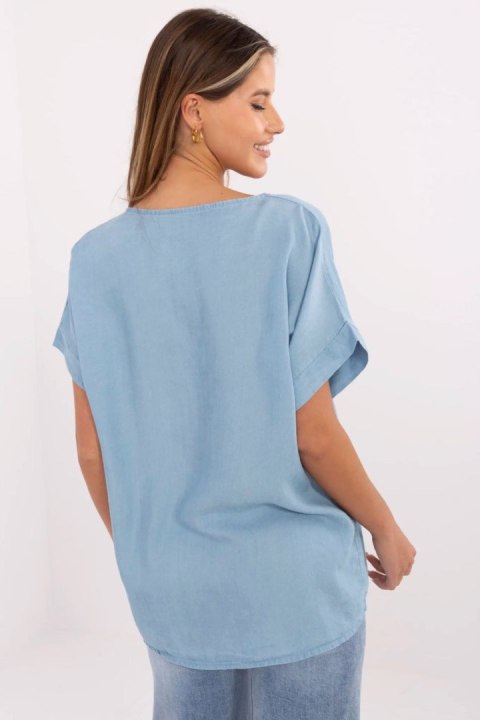 Bluzka damska Model MO-BZ-242301.61 niebieska błękitna Blue - Italy Moda Bluzka damska Model MO-BZ-242301.61 niebieska błękitna Blue - Italy Moda