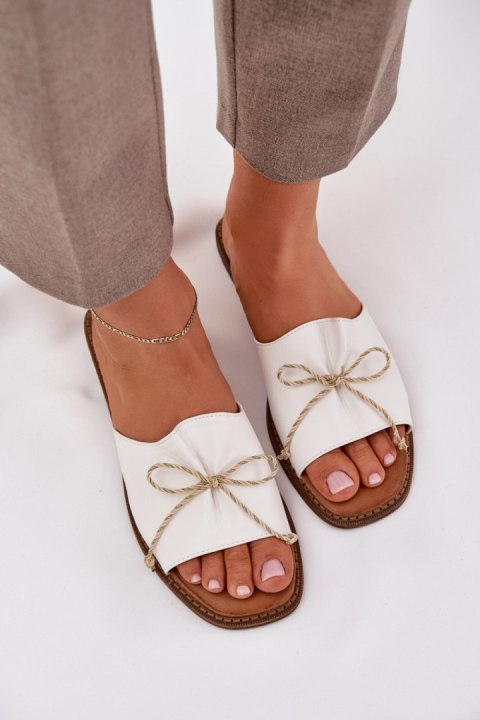 Klapki damskie Model Deonelis M509 White Klapki damskie Model Deonelis M509 White