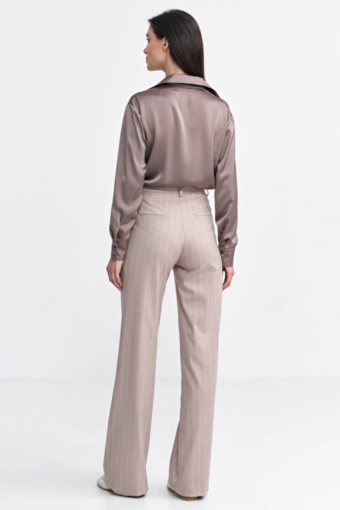 Spodnie damskie bootcut, z krytym guzikiem, prążek SD103 Beige - Nife Spodnie damskie bootcut, z krytym guzikiem, prążek SD103 Beige - Nife