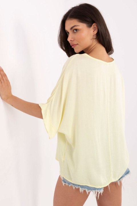 Bluzka damska Model TW-BZ-BI-3228.75 Light Yellow - Och Bella Bluzka damska Model TW-BZ-BI-3228.75 Light Yellow - Och Bella