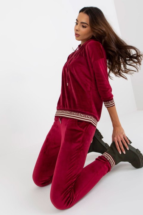 Komplet damski Model RV-KMPL-8286.40 Bordo - Relevance Komplet damski Model RV-KMPL-8286.40 Bordo - Relevance