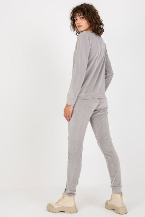 Komplet damski Model RV-KMPL-8440.58P Light Grey - Relevance Komplet damski Model RV-KMPL-8440.58P Light Grey - Relevance