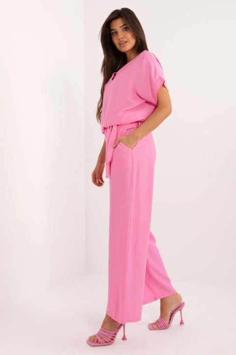 Komplet damski Model DHJ-KMPL-3301.63 Pink - Italy Moda Komplet damski Model DHJ-KMPL-3301.63 Pink - Italy Moda
