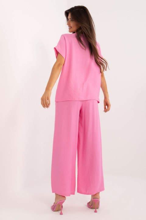 Komplet damski Model DHJ-KMPL-3301.63 Pink - Italy Moda Komplet damski Model DHJ-KMPL-3301.63 Pink - Italy Moda
