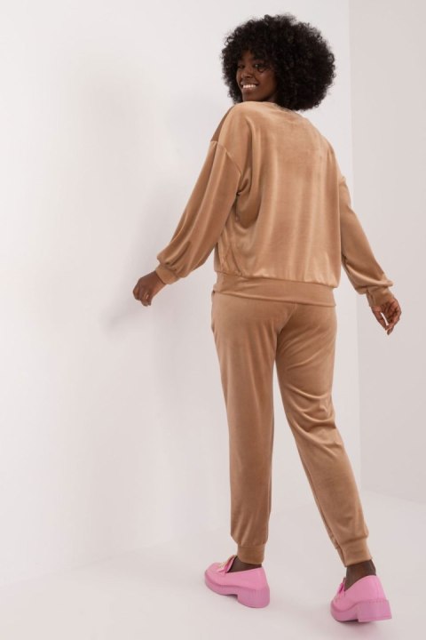 Komplet damski Model DHJ-KMPL-8655.05 Dark Beige - Italy Moda Komplet damski Model DHJ-KMPL-8655.05 Dark Beige - Italy Moda
