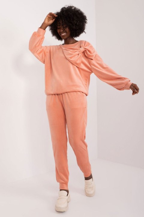 Komplet damski Model DHJ-KMPL-8831.14X Brzoskwinia - Italy Moda Komplet damski Model DHJ-KMPL-8831.14X Brzoskwinia - Italy Moda