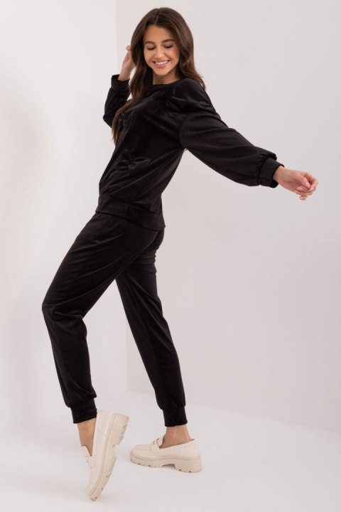 Komplet damski Model DHJ-KMPL-8850.68 Black - Italy Moda Komplet damski Model DHJ-KMPL-8850.68 Black - Italy Moda