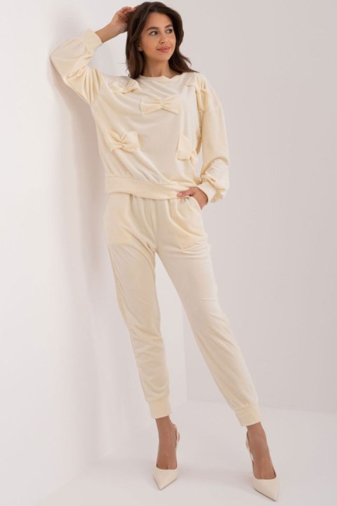Komplet damski Model DHJ-KMPL-8850.68 Ecru - Italy Moda Komplet damski Model DHJ-KMPL-8850.68 Ecru - Italy Moda