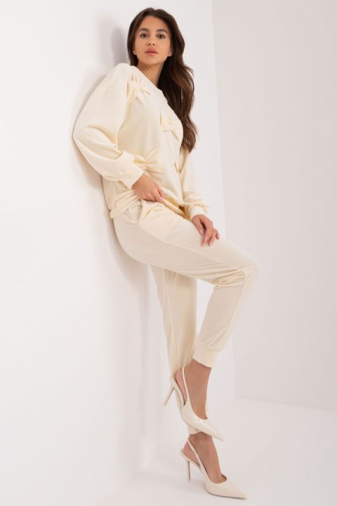 Komplet damski Model DHJ-KMPL-8850.68 Ecru - Italy Moda Komplet damski Model DHJ-KMPL-8850.68 Ecru - Italy Moda