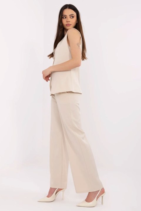 Komplet damski Model MI-KMPL-C322.68 Beige - Italy Moda Komplet damski Model MI-KMPL-C322.68 Beige - Italy Moda