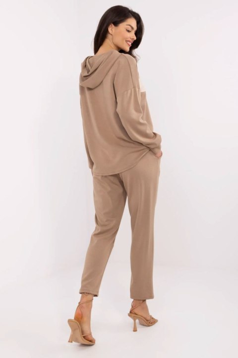 Komplet damski Model MI-KMPL-M61431.68P Dark Beige - Italy Moda Komplet damski Model MI-KMPL-M61431.68P Dark Beige - Italy Moda