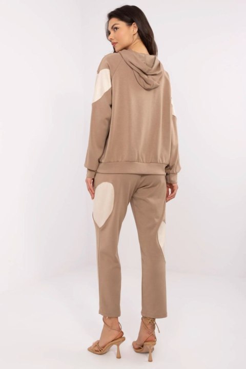 Komplet damski Model MI-KMPL-M6156.98 Light Brown - Italy Moda Komplet damski Model MI-KMPL-M6156.98 Light Brown - Italy Moda