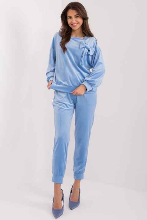Komplet damski Model DHJ-KMPL-8870.59 Light Blue - Italy Moda Komplet damski Model DHJ-KMPL-8870.59 Light Blue - Italy Moda