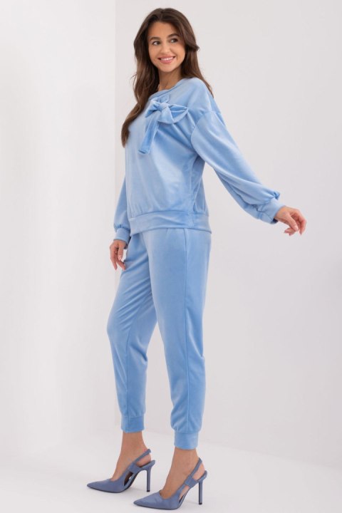 Komplet damski Model DHJ-KMPL-8870.59 Light Blue - Italy Moda Komplet damski Model DHJ-KMPL-8870.59 Light Blue - Italy Moda