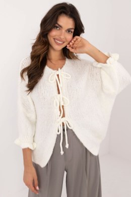 Sweter Damski Model MI-SW-2911.91 Ecru - Italy Moda