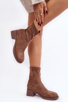 Botki Model Aphroteia 23BT35-6449 Brown Zamsz 