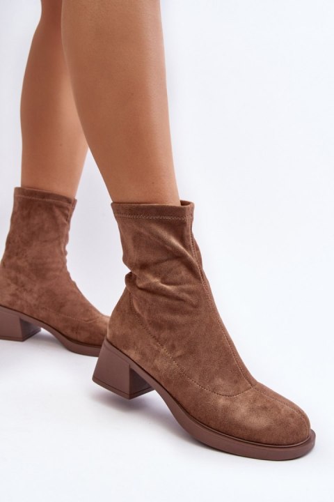 Botki Model Aphroteia 23BT35-6449 Brown Zamsz Botki Model Aphroteia 23BT35-6449 Brown Zamsz