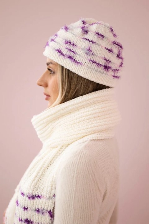 Komplet damski z szalem Anika K304 ecru+fioletowy  