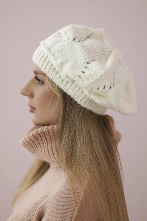 Czapka damska Sofia K369 ecru  