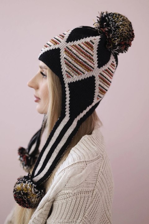 Czapka damska uszatka Eunika K322 czarny+beżowy  