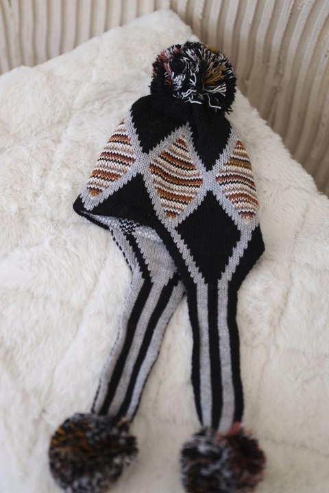 Czapka damska uszatka Eunika K322 czarny+szary  