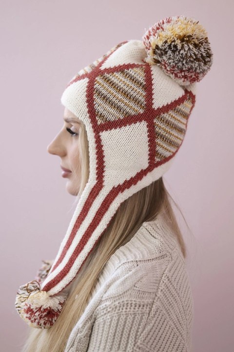 Czapka damska uszatka Eunika K322 ecru+ruda  