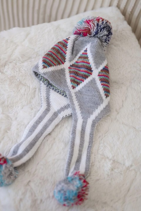 Czapka damska uszatka Eunika K322 szary+czerwony  