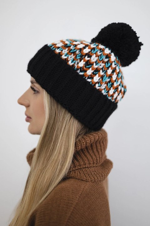 Czapka damska z pomponem Ellen K325 czarna  