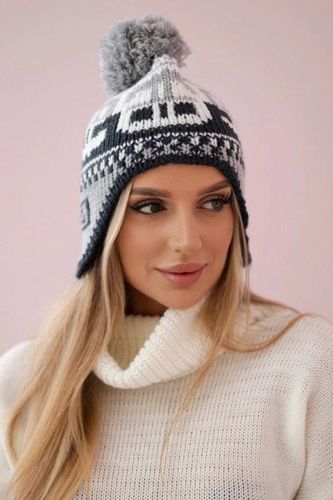 Czapka damska z pomponem Rosa K368 biały+grafitowy+ciemny szary  