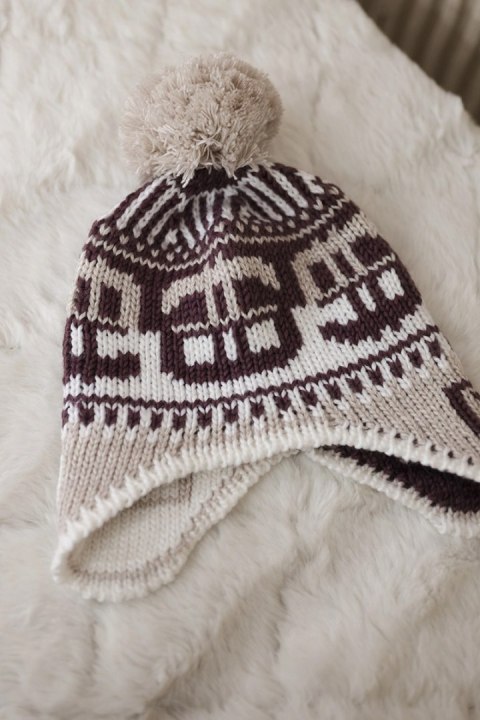 Czapka damska z pomponem Rosa K368 bordowy+biały+beżowy  