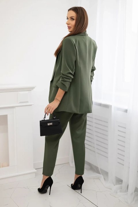 Komplet elegancki marynarki ze spodniami khaki  