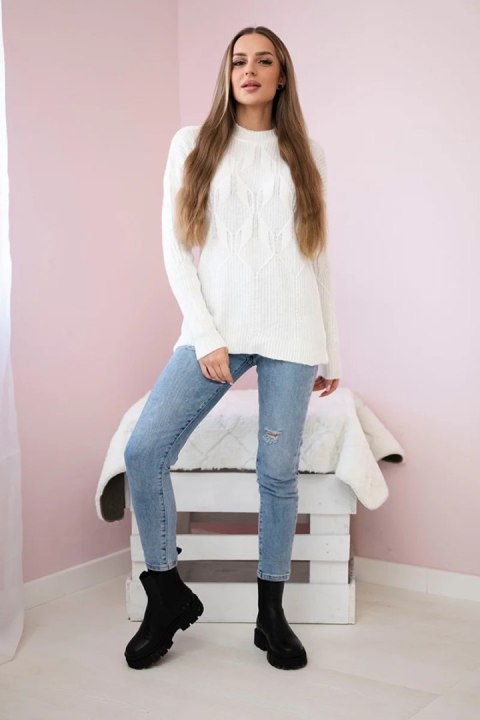 Sweter wkładany przez głowę z modnym splotem ecru Sweter wkładany przez głowę z modnym splotem ecru