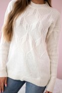 Sweter wkładany przez głowę z modnym splotem ecru  