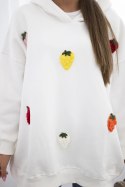 Bluza ocieplana z motywem truskawek ecru  