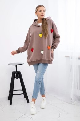 Bluza ocieplana z motywem truskawek mocca  