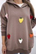 Bluza ocieplana z motywem truskawek mocca  
